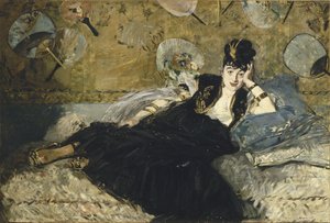 Mujer con abanicos